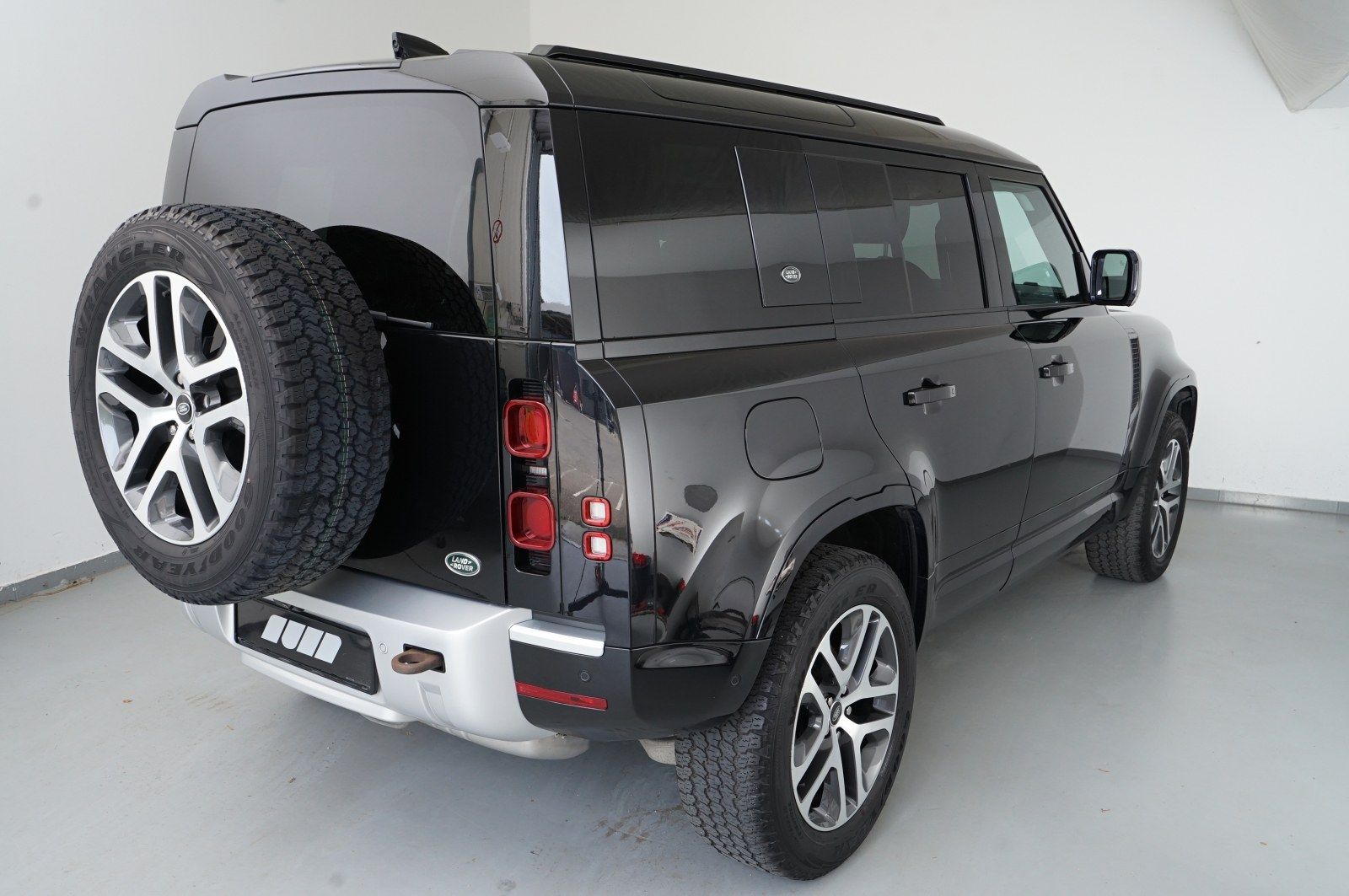 Land Rover Defender 110 D250 XS Geländewagen (Navi LED AHK) imagem 2