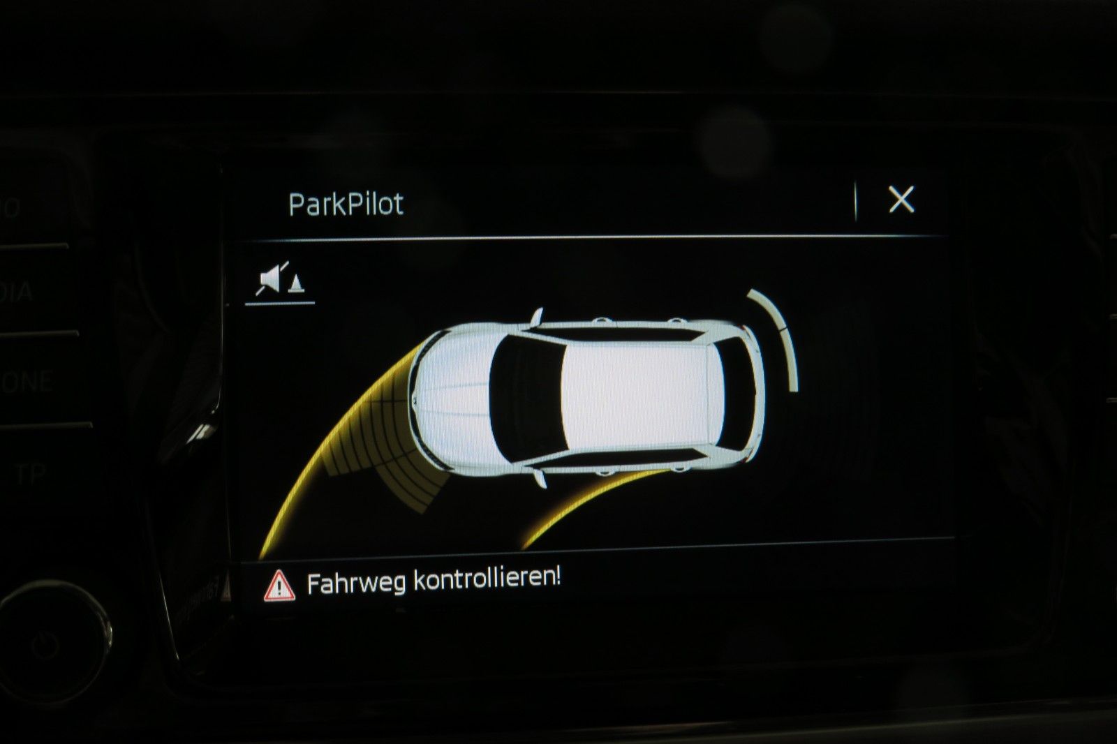 Fahrzeugabbildung SKODA Fabia Drive PDC GRA SITZH. CLIMATRONIC 16ZOLL