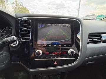 Mitsubishi Outlander - 12