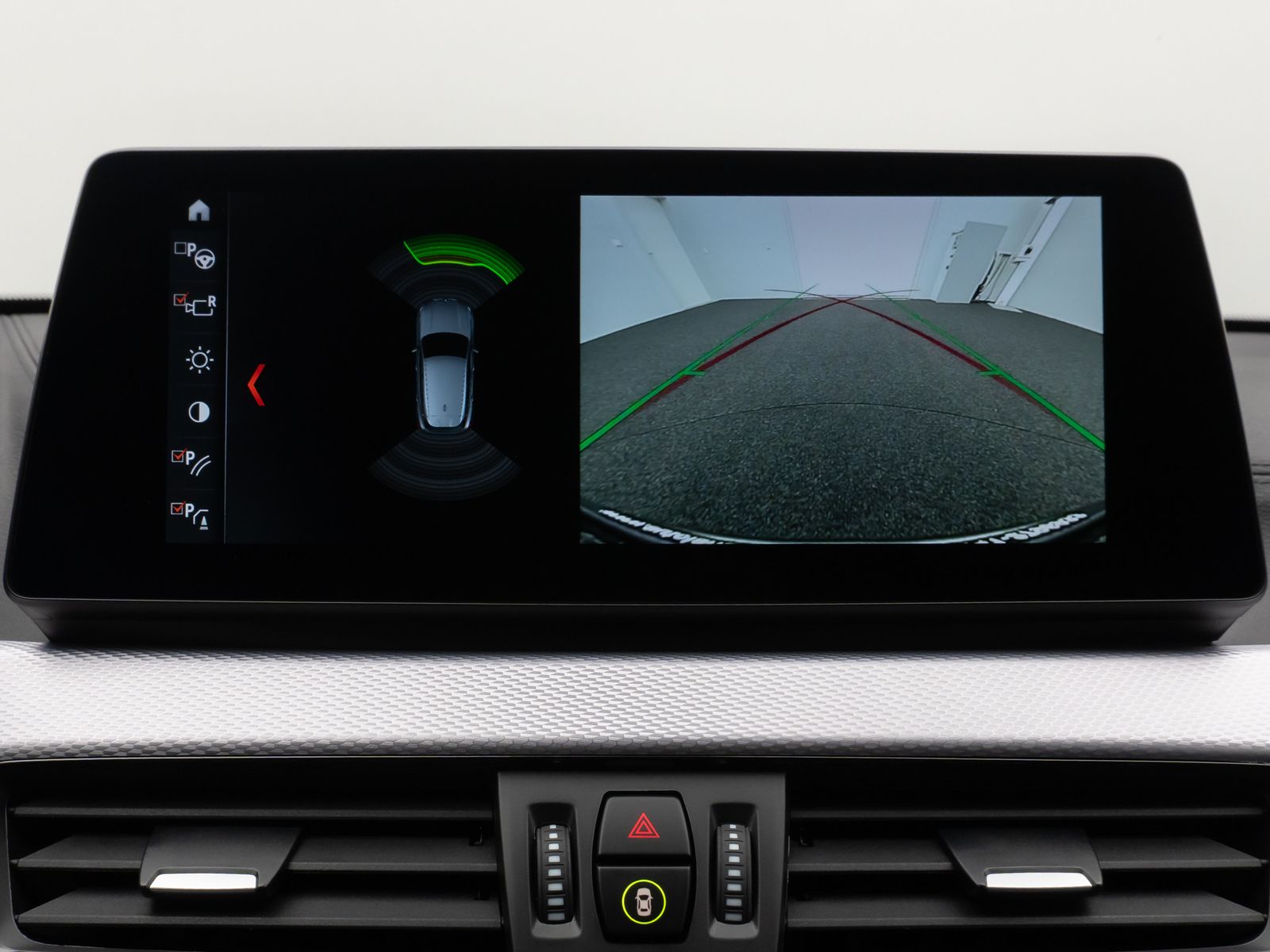 Fahrzeugabbildung BMW X2 xD20i M Sport Kamera HUD DAB Navi+ Alarm 19"