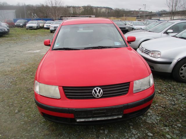 Volkswagen Passat 1.6  Comfortline