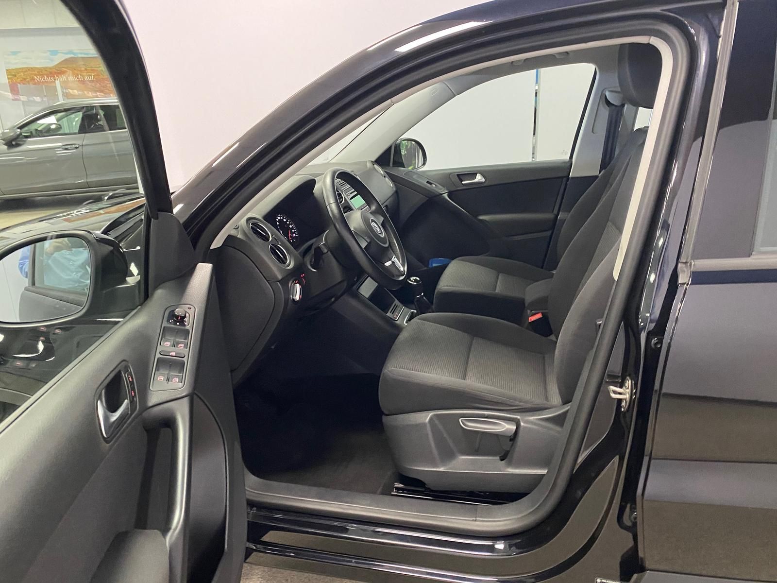 Fahrzeugabbildung Volkswagen Tiguan 1.4 16V TSI 1390 ccm Trend & Fun+AHK+ALU+