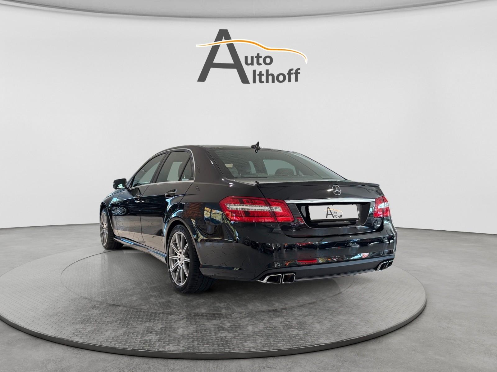 Mercedes-Benz E63 AMG Lim. DRIVERS COMAND SCHIEBE HK PARK