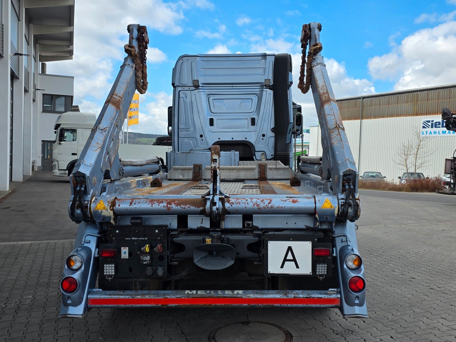 Fahrzeugabbildung Mercedes-Benz Actros 1848 L 4x2 Meiller AK 12. T Funk AHK