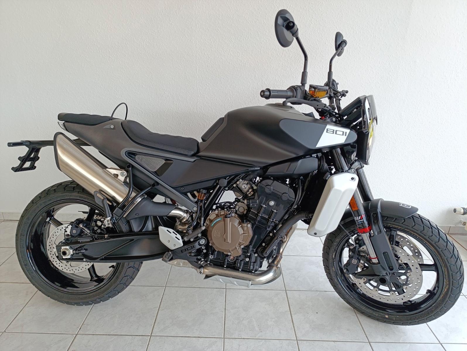 Husqvarna Svartpilen 801 2024