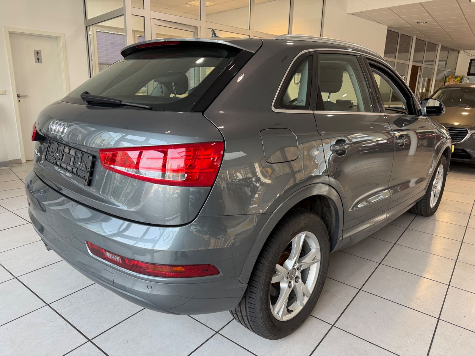 Fahrzeugabbildung Audi Q3 sport