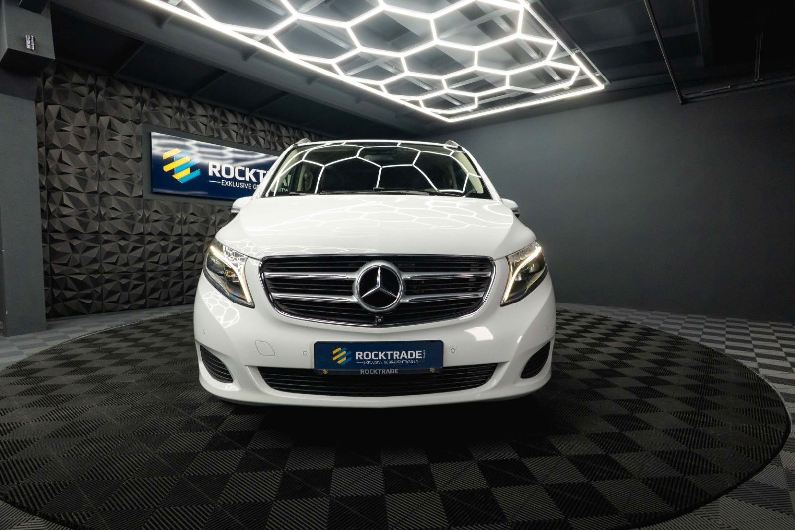 Fahrzeugabbildung Mercedes-Benz V 250 CDI AVANTGARDE EDITION 4MATIC | LED | 19%