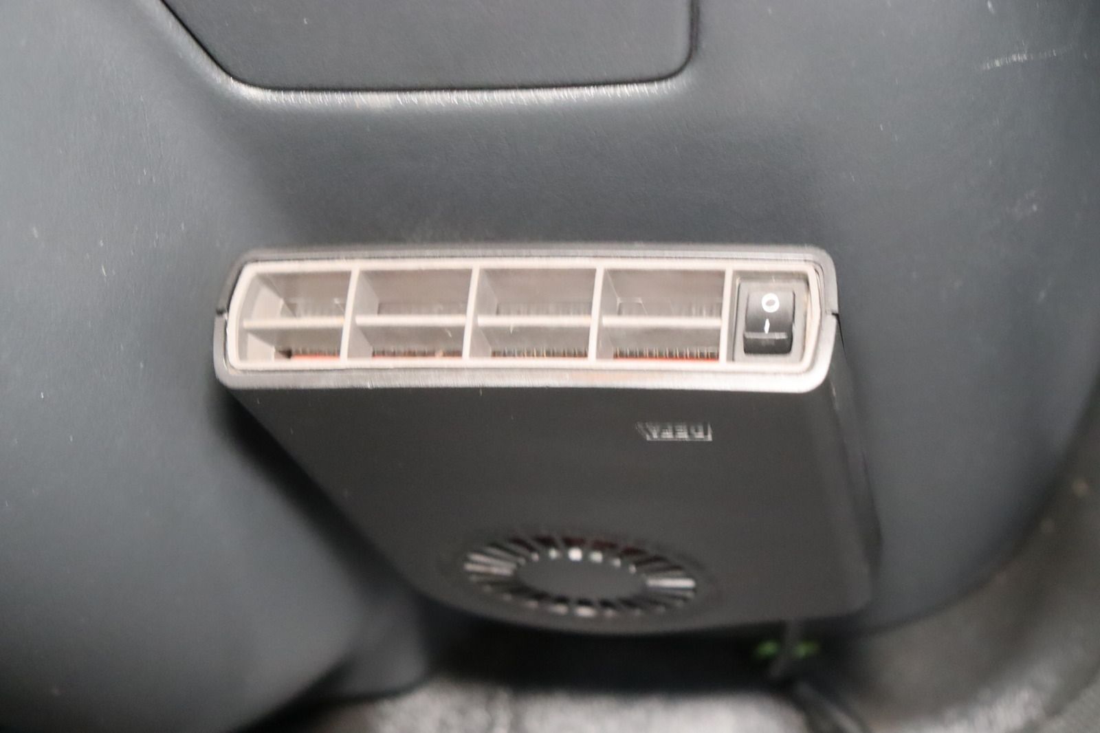 Fahrzeugabbildung Peugeot Expert Tepee 1.6HDI COOL 8 Sitzer