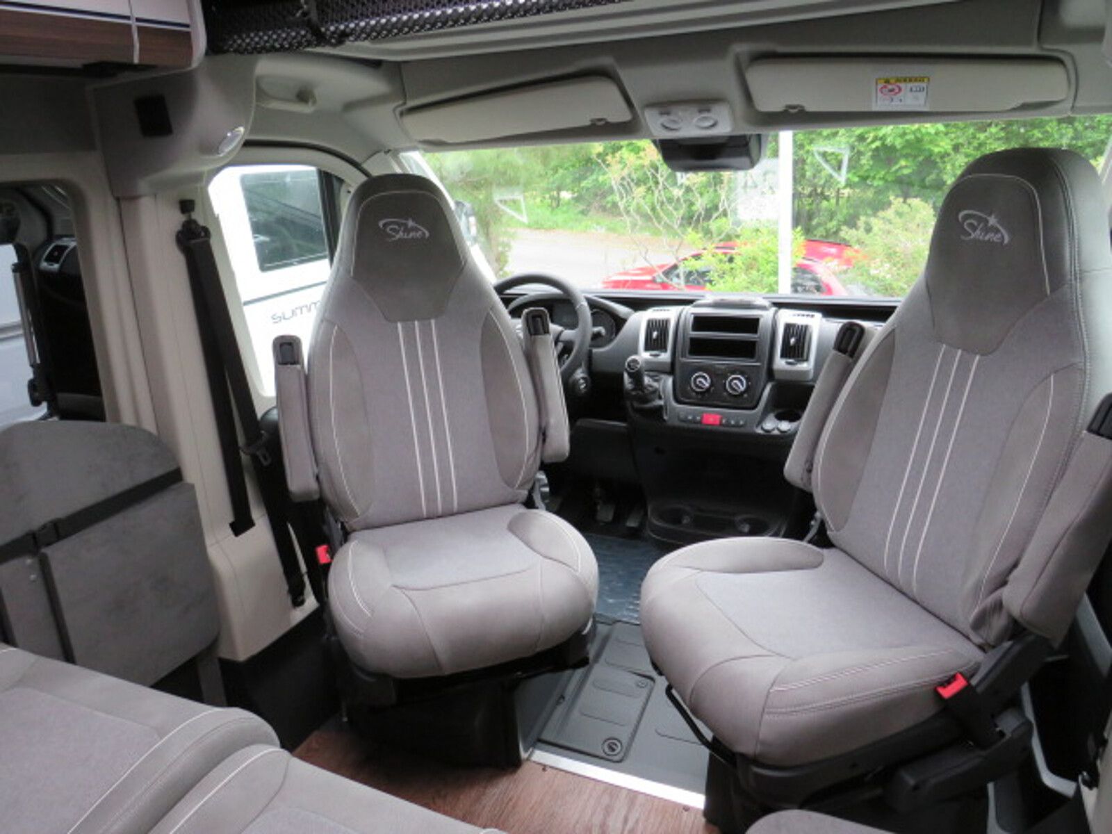 Fahrzeugabbildung Pössl Summit Shine 600 L Citroen 140 PS 11.335 Rabatt
