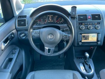 Volkswagen Touran - 9