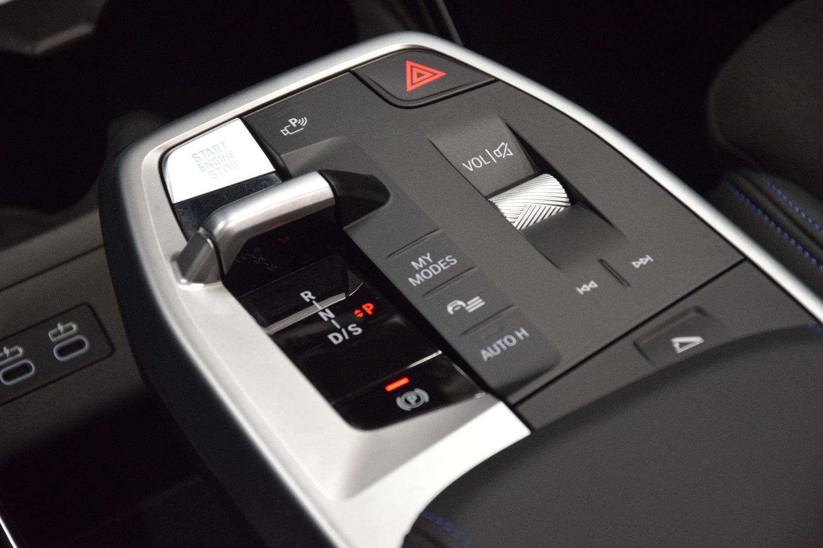 Fahrzeugabbildung BMW 223i Active Tourer xDrive M Sport HuD Pano h/k