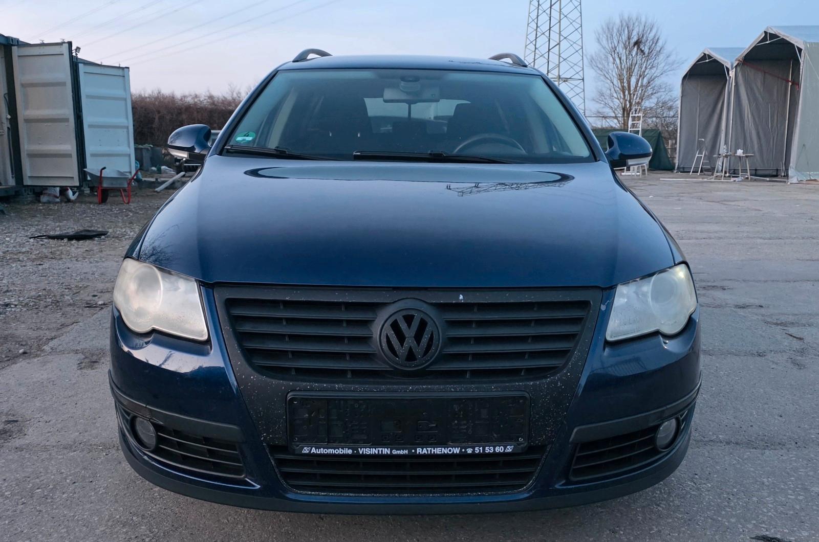 Volkswagen Passat 2006 — rear view