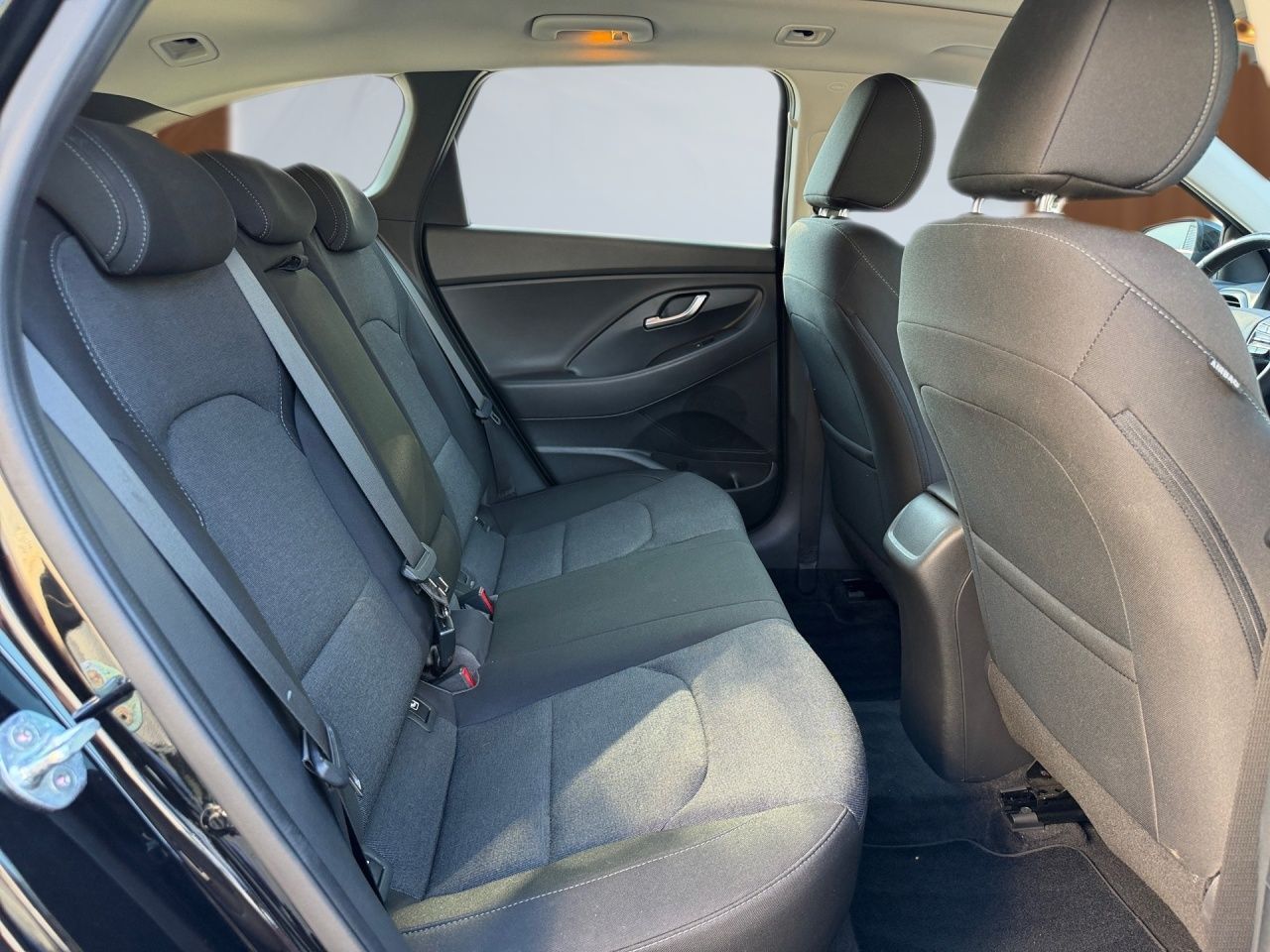 Fahrzeugabbildung Hyundai i30 Kombi Ed. 30+ *NAVI*LHZ*SPURH*USB*PANO*