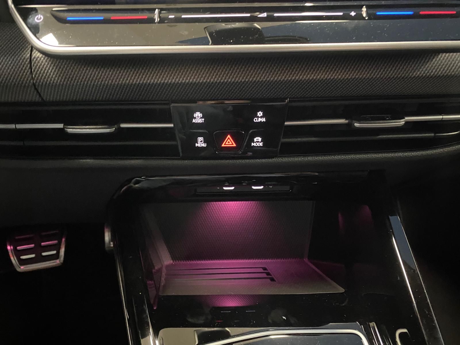 Fahrzeugabbildung Volkswagen Variant 2.0 TSI 4Mot R-Line BlackStyle+AHK+MATRI