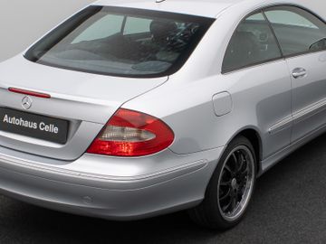 Fahrzeugabbildung Mercedes-Benz CLK 200 Coupe Kompressor Avantgarde Sitzhzg Temp