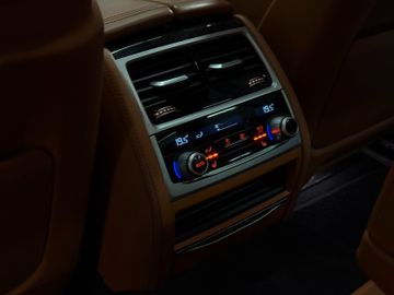 BMW 730 - 9