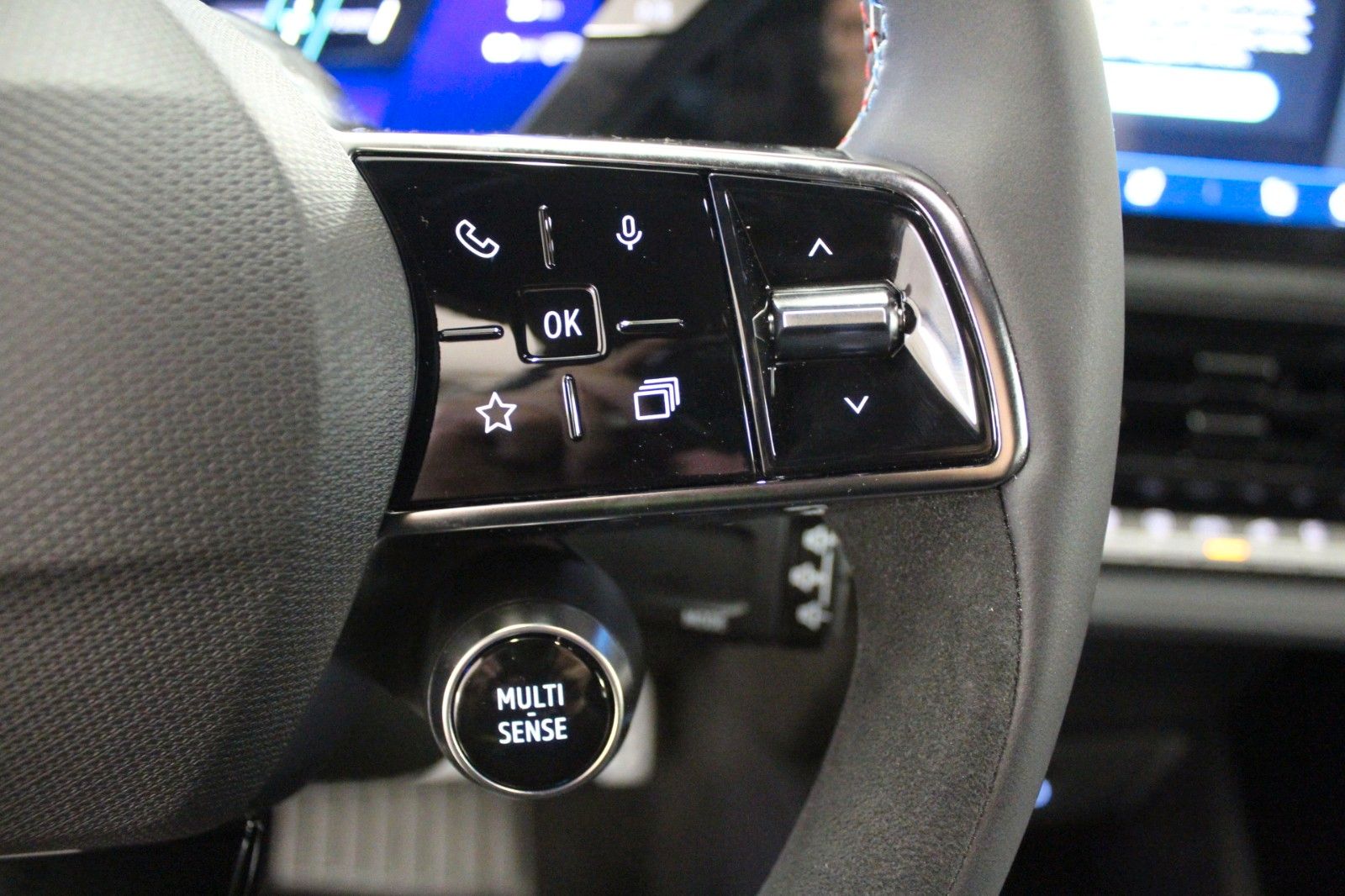 Fahrzeugabbildung Renault Clio VI E-Tech 160 Full Hybrid Esprit Alpine