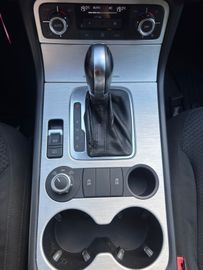 Volkswagen Touareg - 11