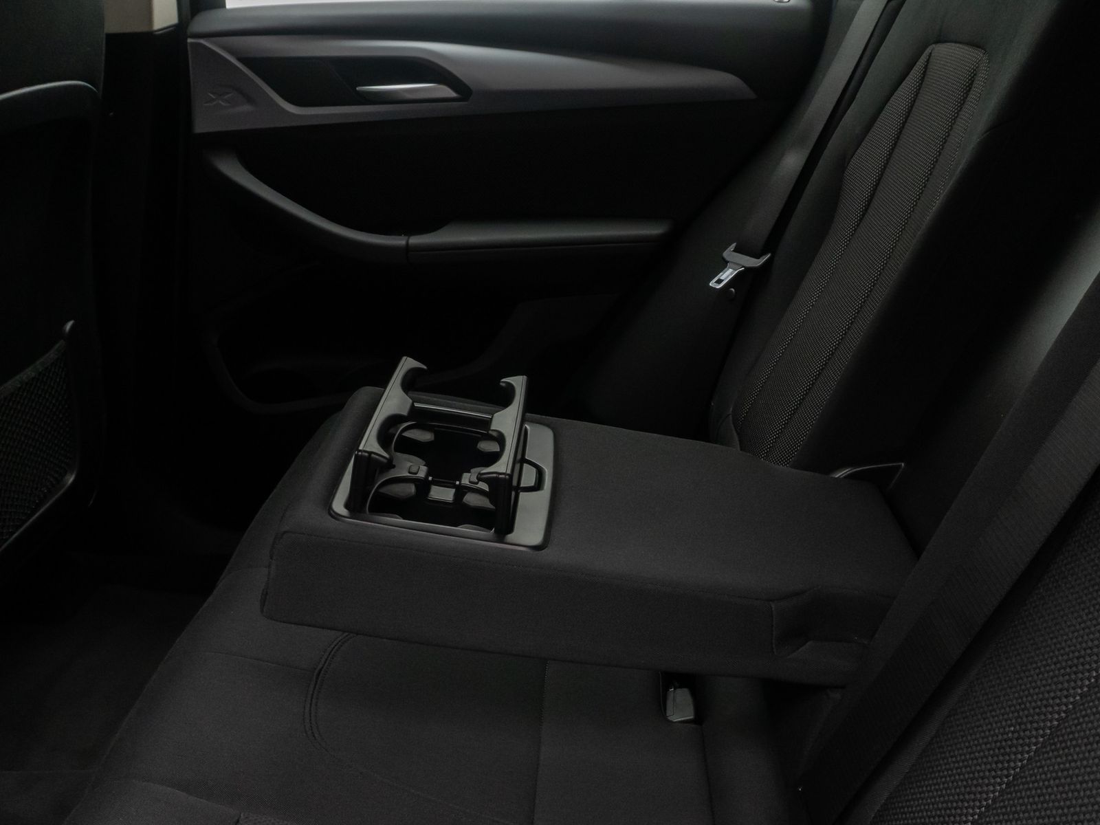 Fahrzeugabbildung BMW X3 xD30e ACC 360°FernlichtAss HiFi Alarm HUD DAB