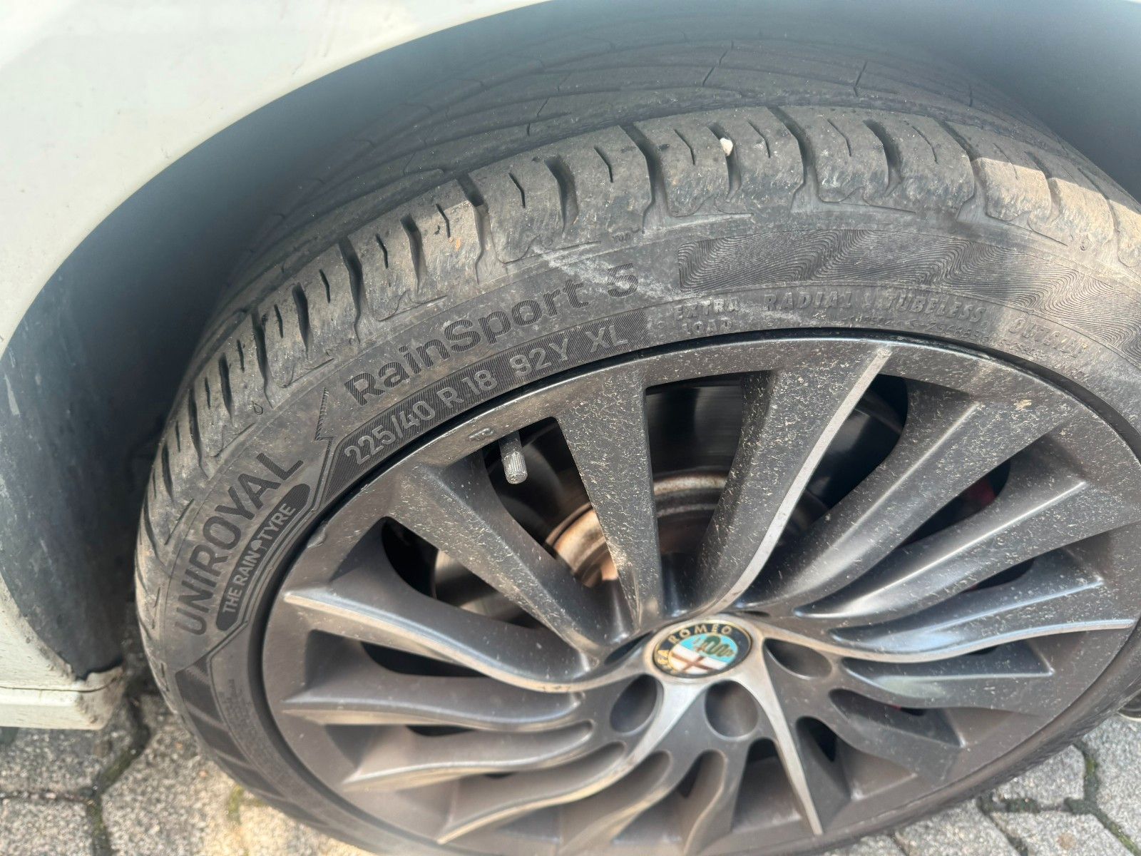 Fahrzeugabbildung Alfa Romeo Giulietta Turismo Sportiva LEDER