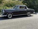 Mercedes-Benz 220S