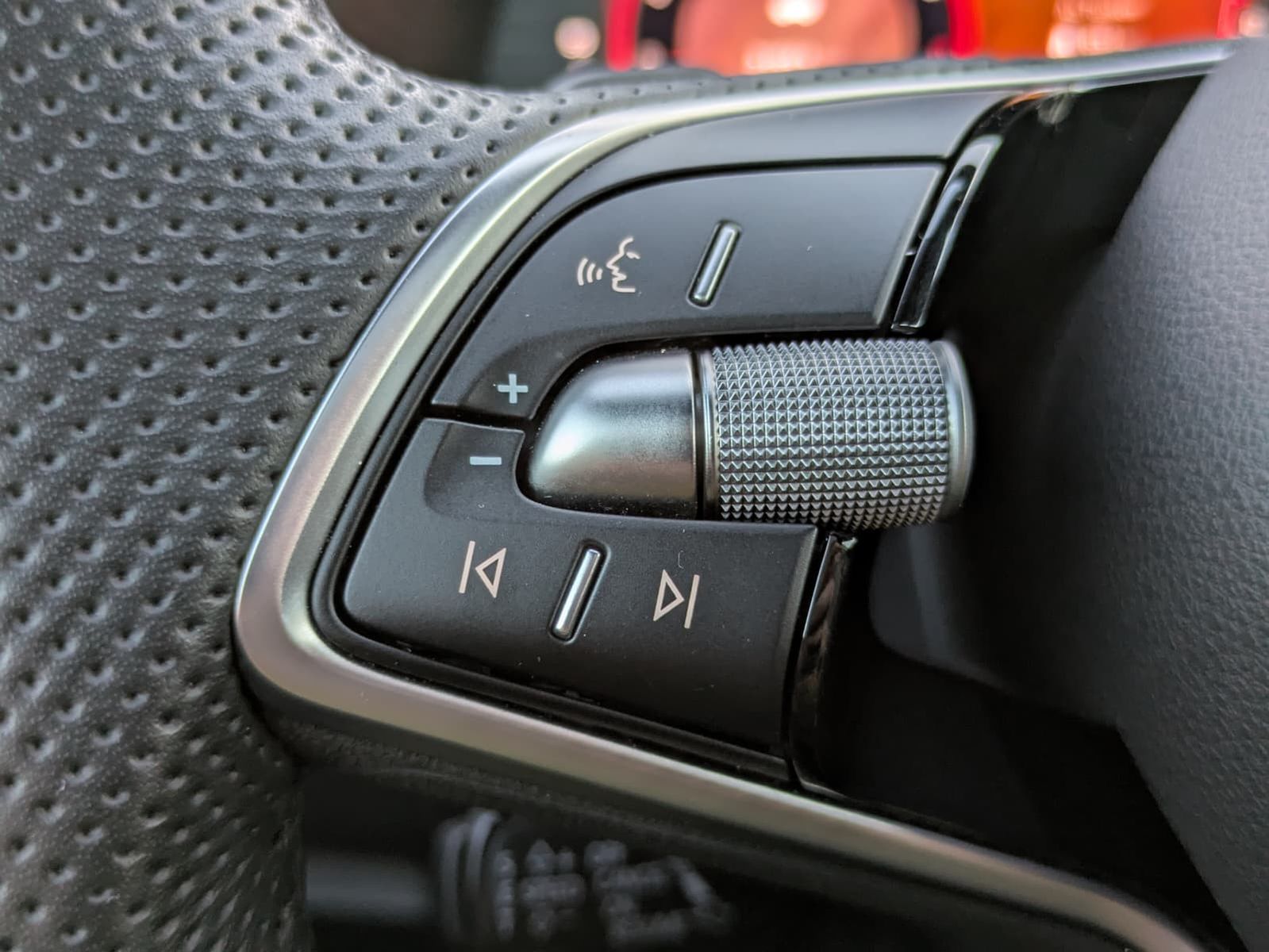Fahrzeugabbildung SKODA Octavia 1.5 DSG Sportline PANO*MATRIX*AHK*5J.GAR