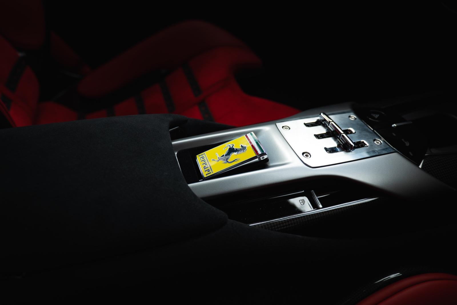 Ferrari LIFT/CARBON/RACING SEATS/ACC
