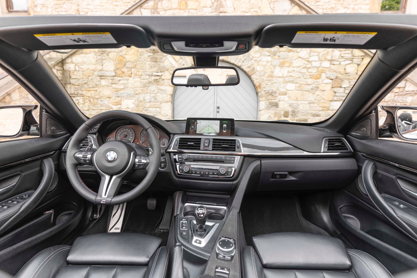 Fahrzeugabbildung BMW M4 Kabrio HUD LED KAM TOTW H&K DKG PDC CARBON