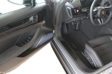 Porsche Panamera - 11