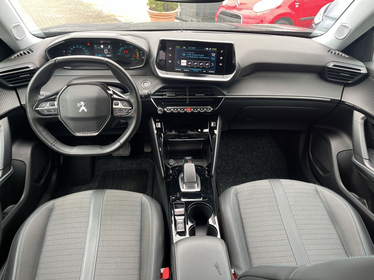 Fahrzeugabbildung Peugeot 2008 Allure Elektro 136 Navi CarPlay Rückfahr.
