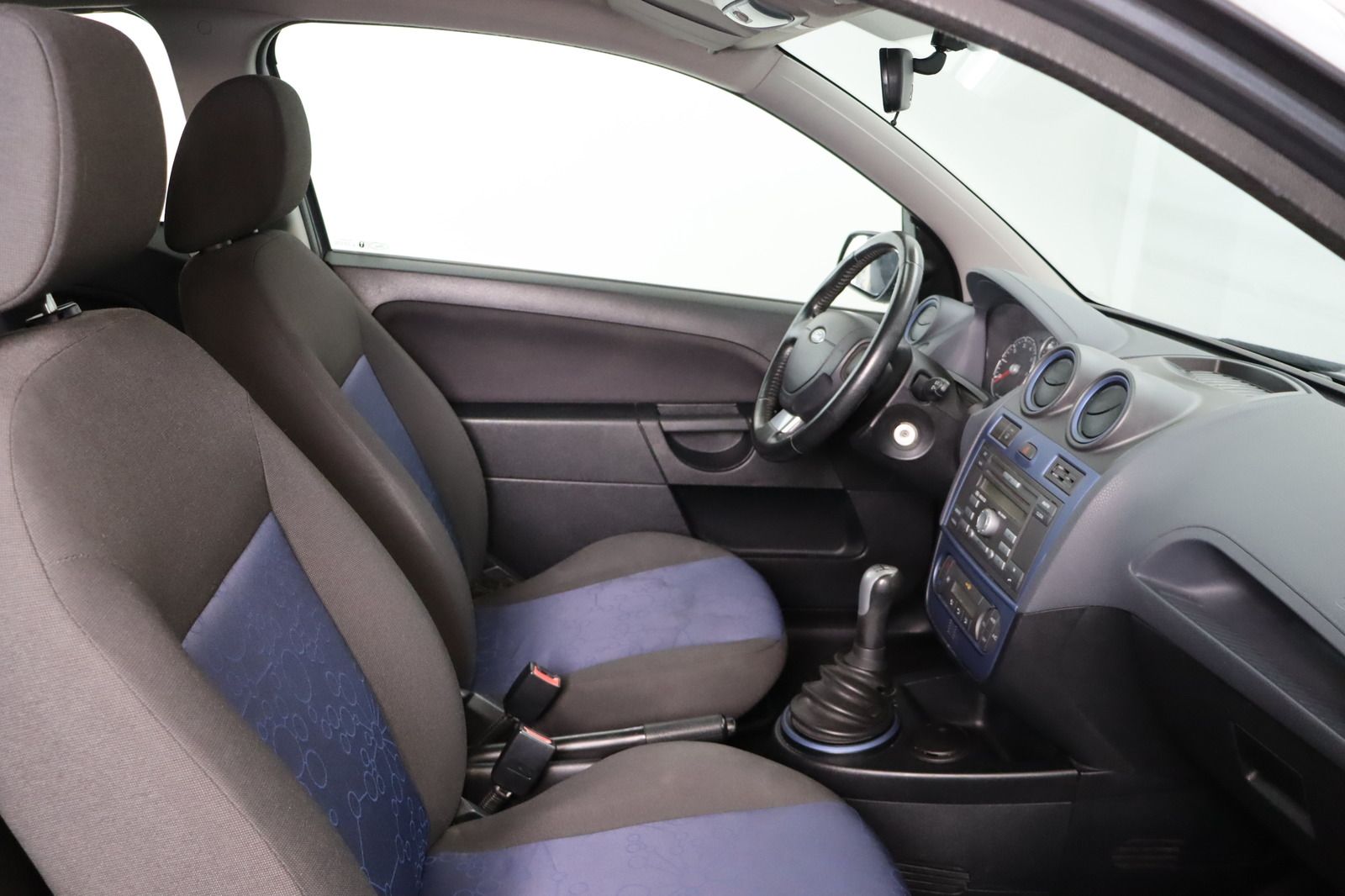 Fahrzeugabbildung Ford Fiesta 1.4 16V Connection * Klimaautom.