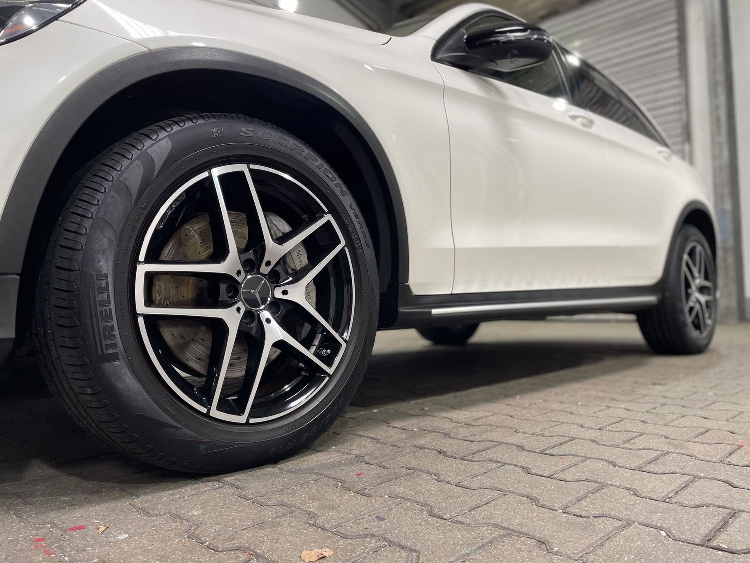 Fahrzeugabbildung Mercedes-Benz GLC 300 4M AMG #LED#360°#Pano#Distr.#Burmes#Nigh