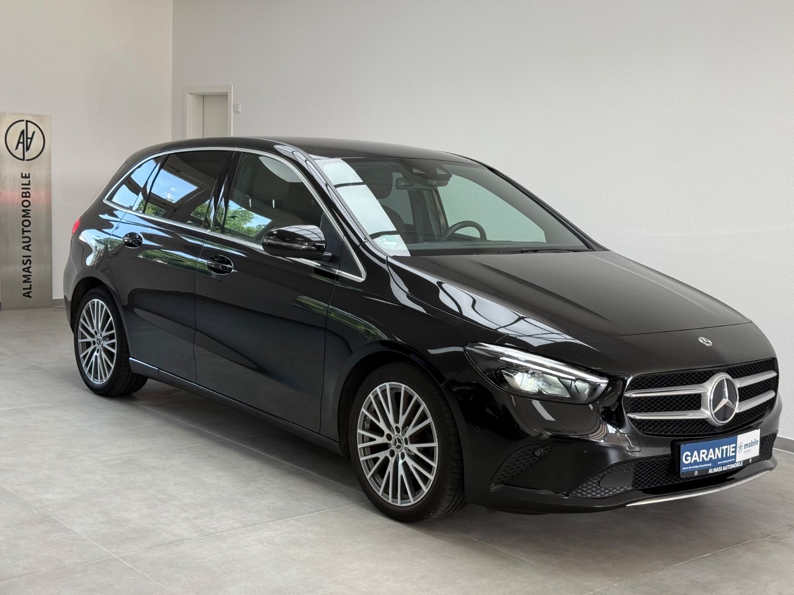 MERCEDES-BENZ B 180 / DISPLAY / AMBIENTE / LED / KAMERA