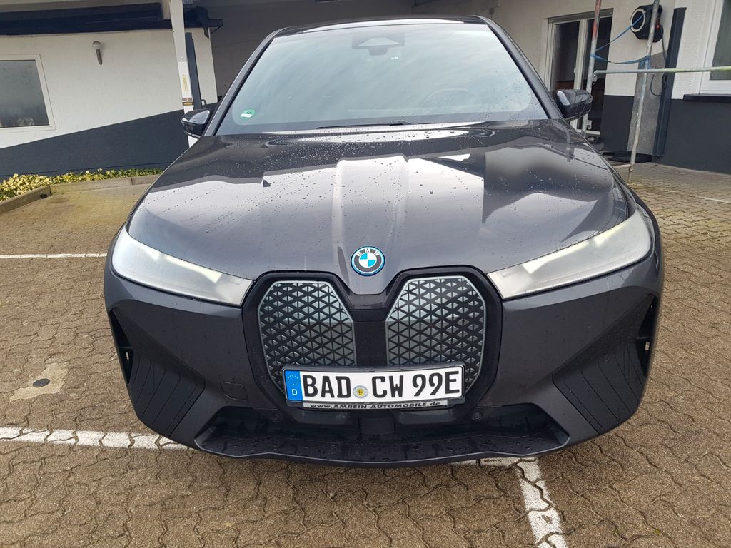 Image of BMW iX