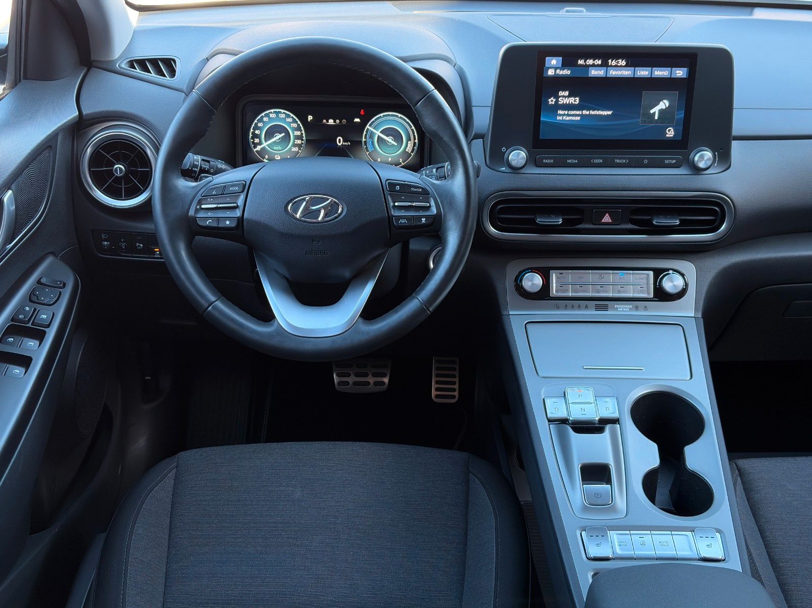 Fahrzeugabbildung Hyundai KONA E Select ACC PDC LFA LKA SHZ LHZ CarPlay