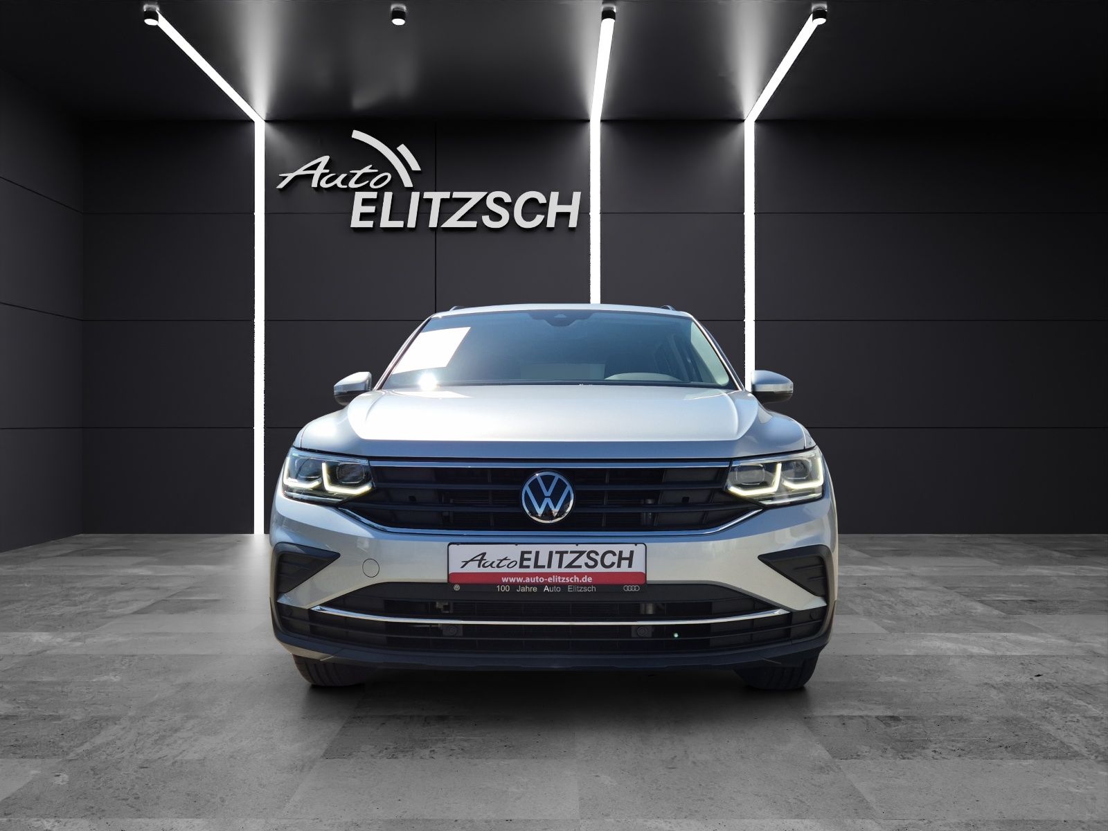 Fahrzeugabbildung Volkswagen Tiguan eHybrid Life DSG Matrix AHK Navi AID ACC