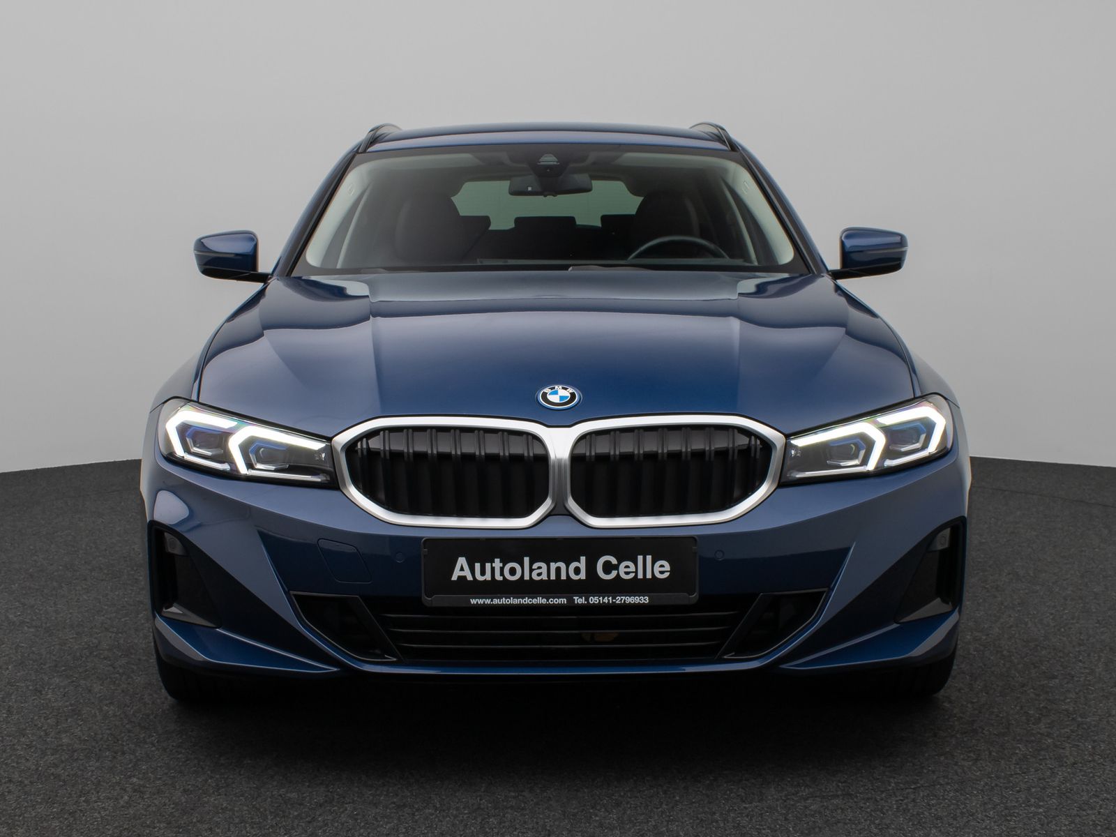 Fahrzeugabbildung BMW 330e xD Kamera HUD DAB Alarm Komfort LED Sport