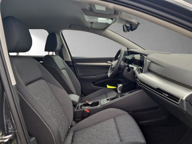 Fahrzeugabbildung Volkswagen Golf VIII TSI Move LED AID RFK SH LM