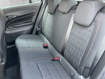 Fiat 600e Red LED KAMERA NAVI PDC CARPLAY KLIMA