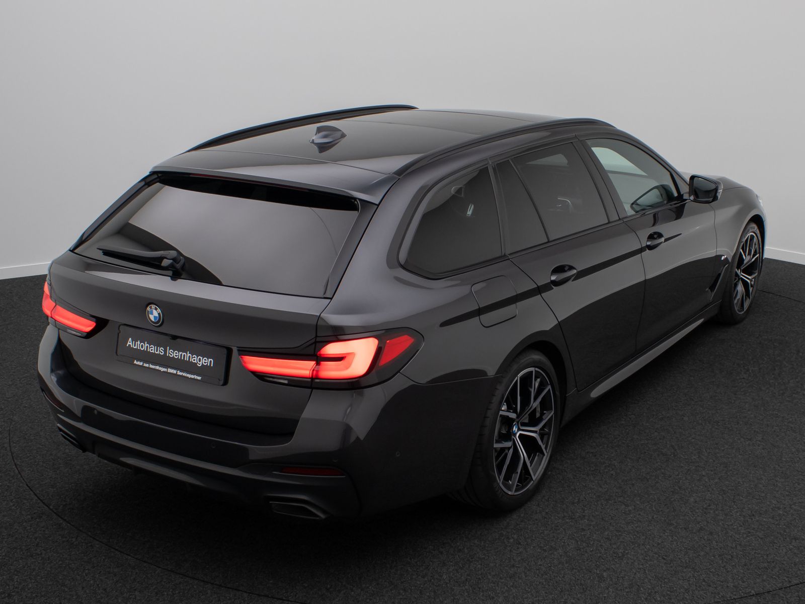 Fahrzeugabbildung BMW 520d xD M Sport Panoram Kamera Laser HUD H/K 19"