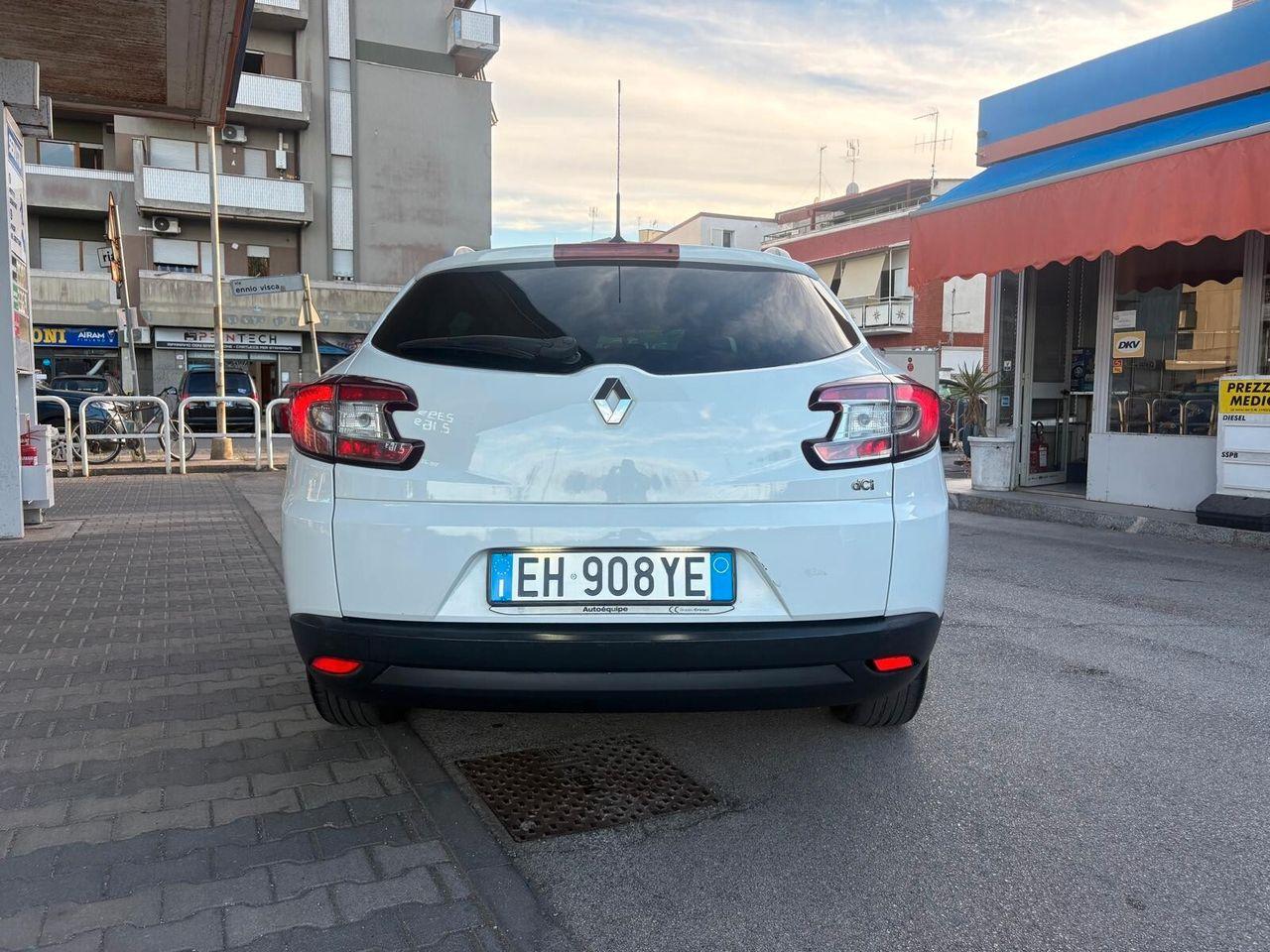 Renault Megane 2011 — photo 6