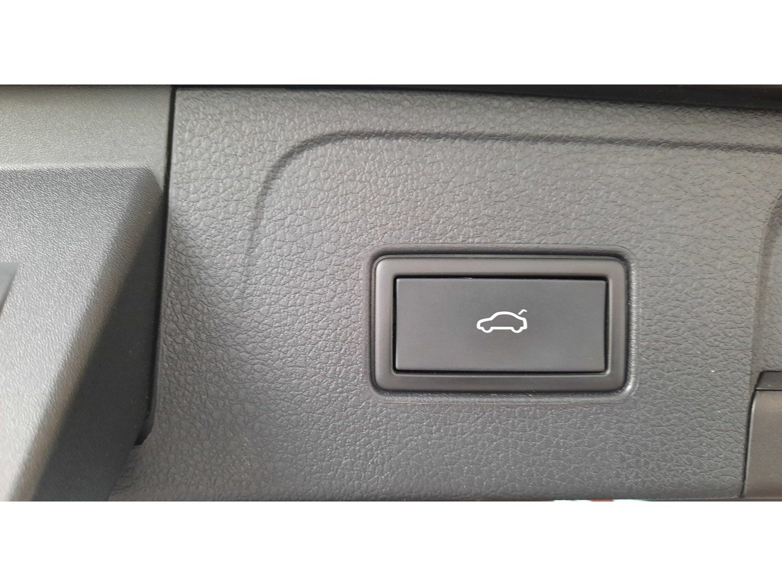 Fahrzeugabbildung Volkswagen Passat Variant Business TSI DSG *AHK*Cam*Navi*