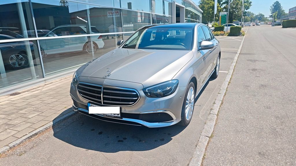 Image of Mercedes-Benz E 220