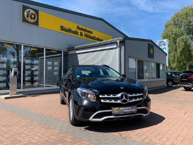 Mercedes-Benz GLA 180 NAV-RKF-LMF-SHZ-Keyless-Klima-Allwetter