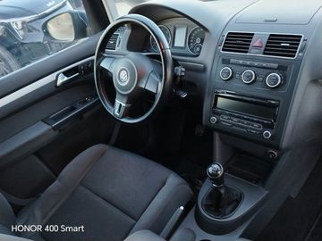 Volkswagen Touran - 6