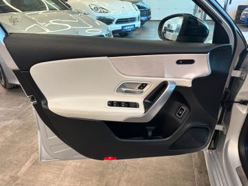 Mercedes-Benz A 250 A Limousine *AMG-LINE*NAVI*LED*KAM*