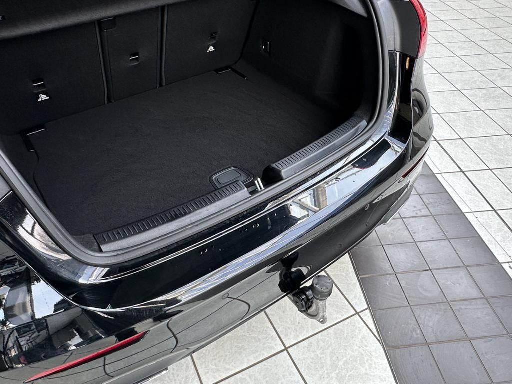 Fahrzeugabbildung Mercedes-Benz A 200 Kompaktlimousine AMG Line*Night Paket*LED