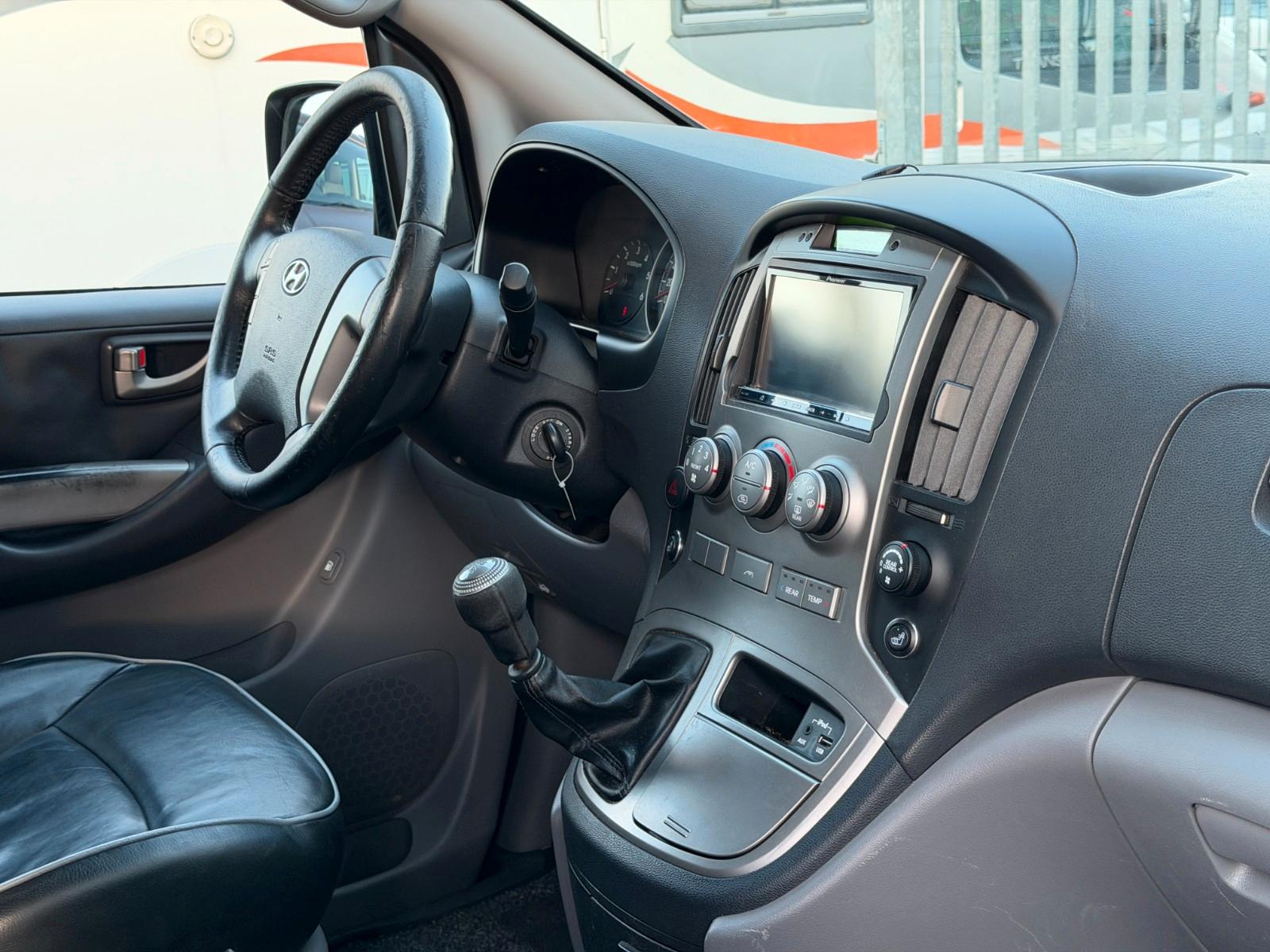Hyundai H-1 Travel Premium