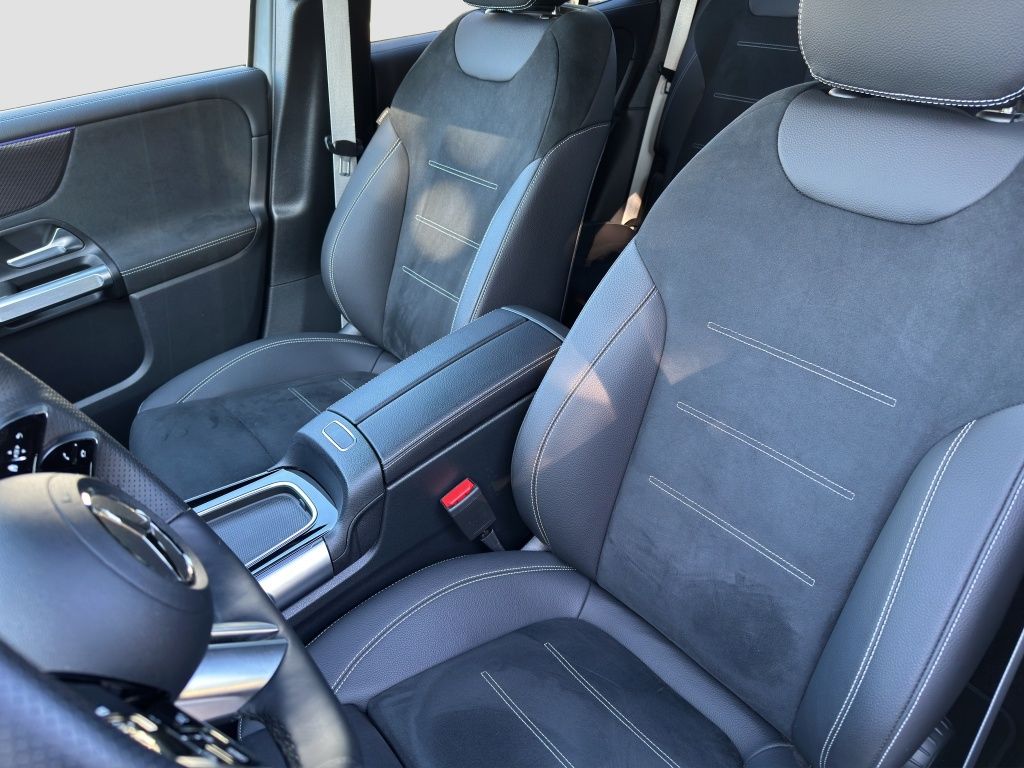 Fahrzeugabbildung Mercedes-Benz GLB 200 AMG*NIGHT*AHZV*K-GO*TOTWINKEL*AMBIENTE*
