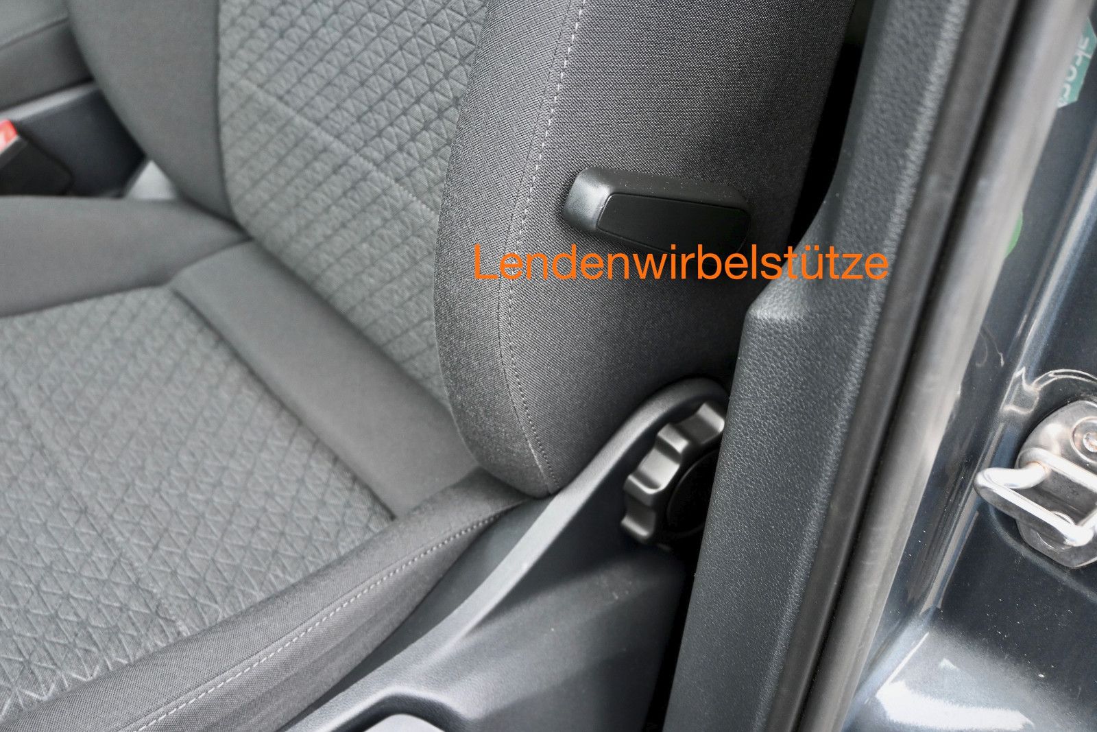 Fahrzeugabbildung Ford Grand Tourneo 2.0 d Titanium Aut °PANO°KAM°8FACH